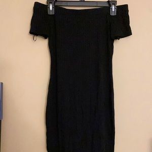 Off the Shoulder Midi Dress 🖤